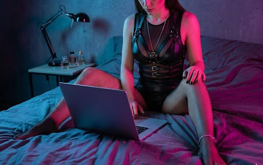 Sex Chat vs OnlyFans